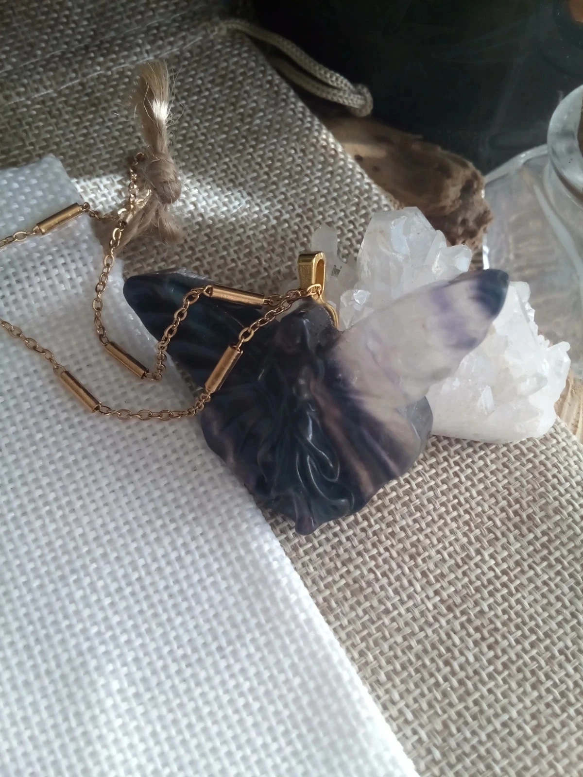 Collier pierre de fluorite taillée en fée – photo 5